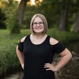 Meet your Posher, Elizabeth